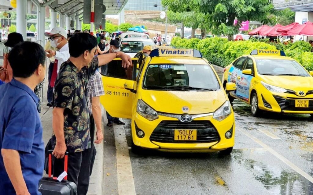 Book taxi in vietnam